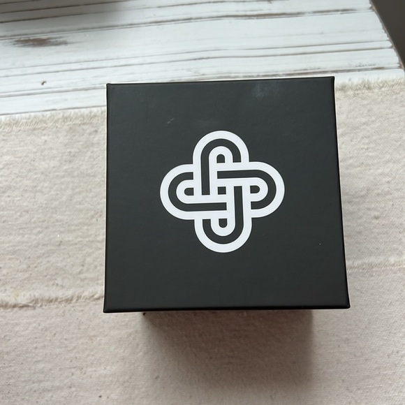 Chanel Signature Earrings - Picture 10 of 10